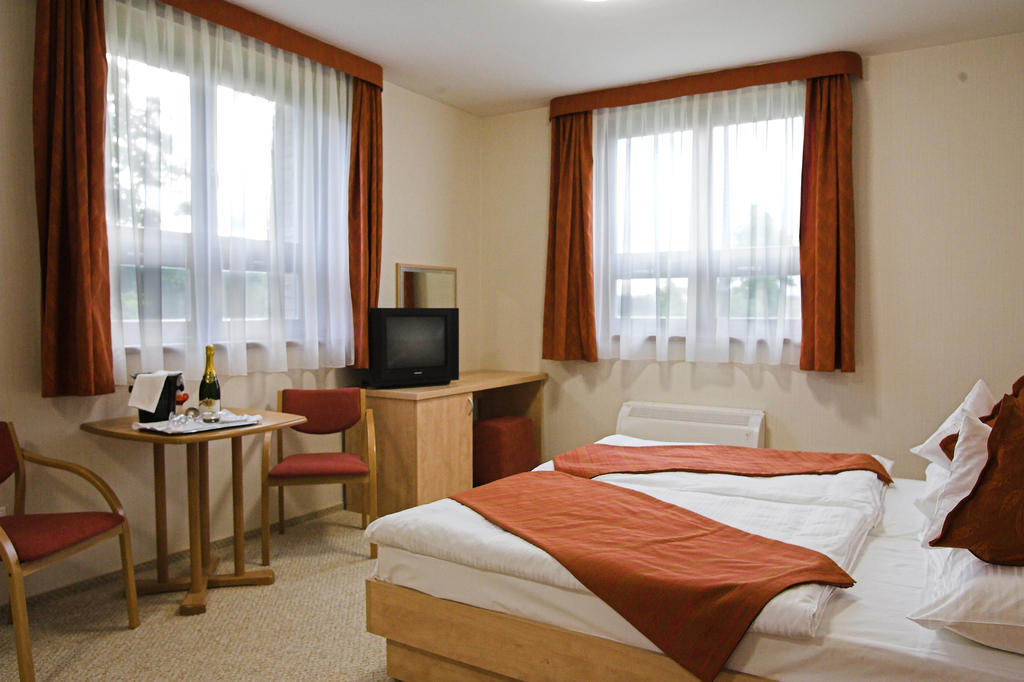 Hotel Völgyikút Ház Veszprém Habitación foto